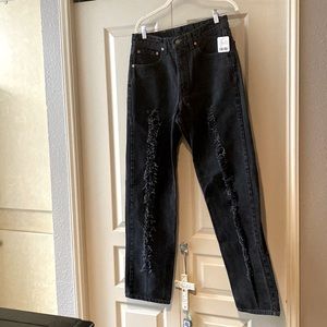 NEW 550 Black Levi’s with distressed details in front and back 34/34 - Women’s